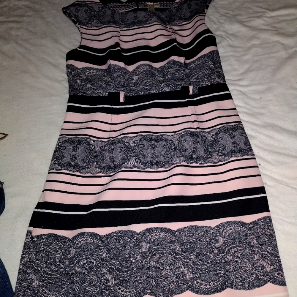 Size 10 black and pink